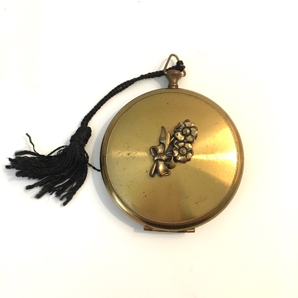 Vintage Zell 1950’s Fifth Avenue Powder Compact w/Tassel